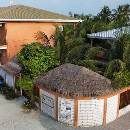 Shamar Guesthouse & Dive Maamigili Island Ngoại thất bức ảnh