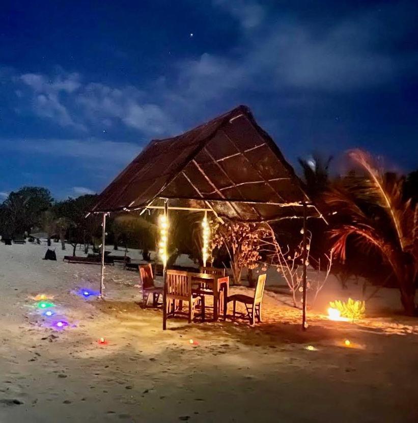 Shamar Guesthouse & Dive Maamigili Island Ngoại thất bức ảnh